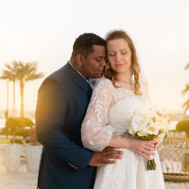 wedding-beach-emotional-pose-sunflars