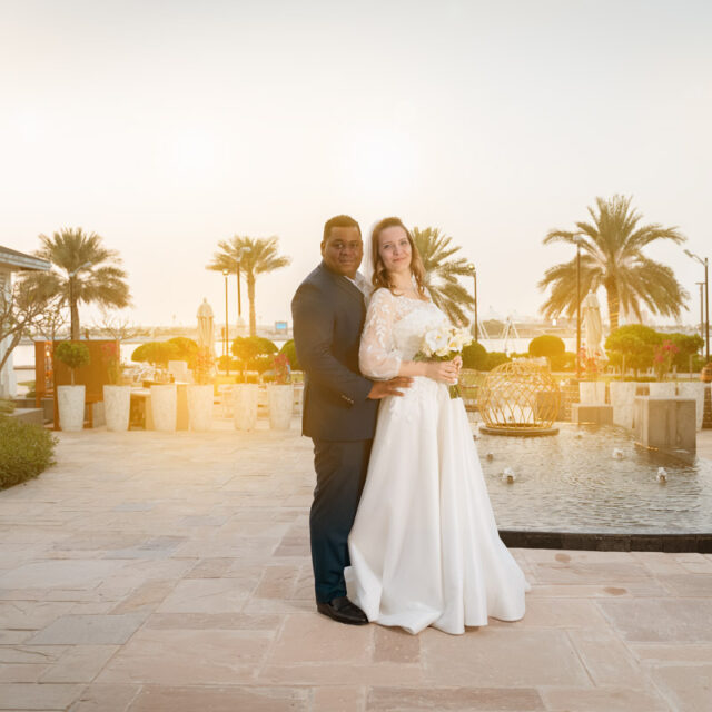 wedding-outdoor-spoon-pose-sunflares-romantic-moment